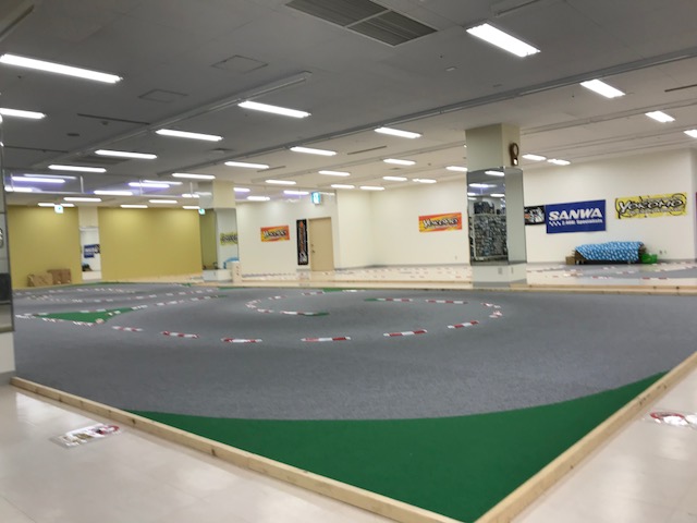 ラジコンサーキットご利用案内